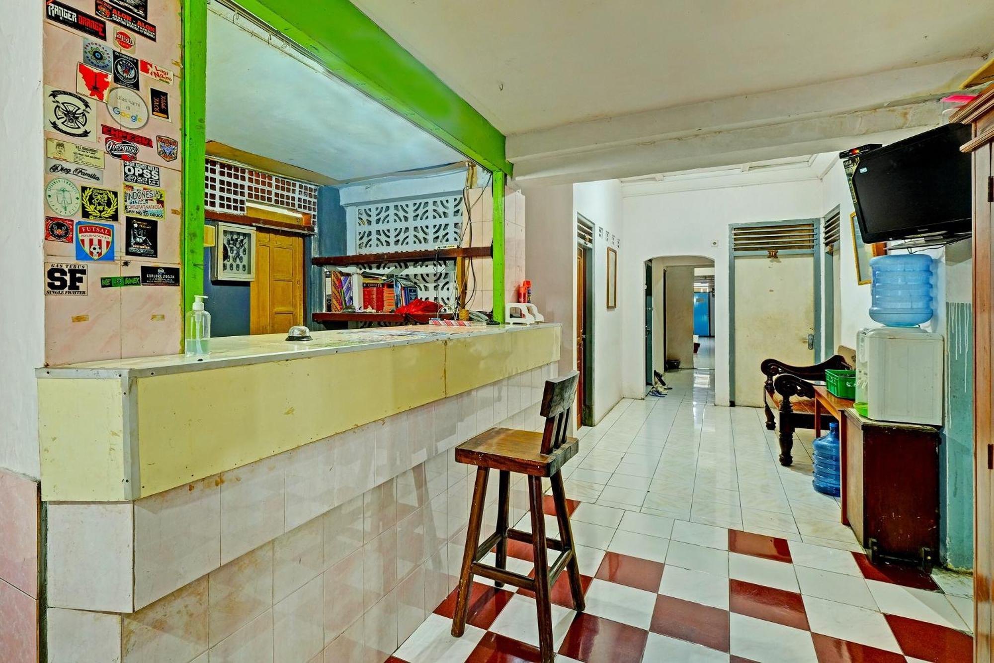 Spot On 91915 Homestay Superman Yogyakarta Exteriér fotografie