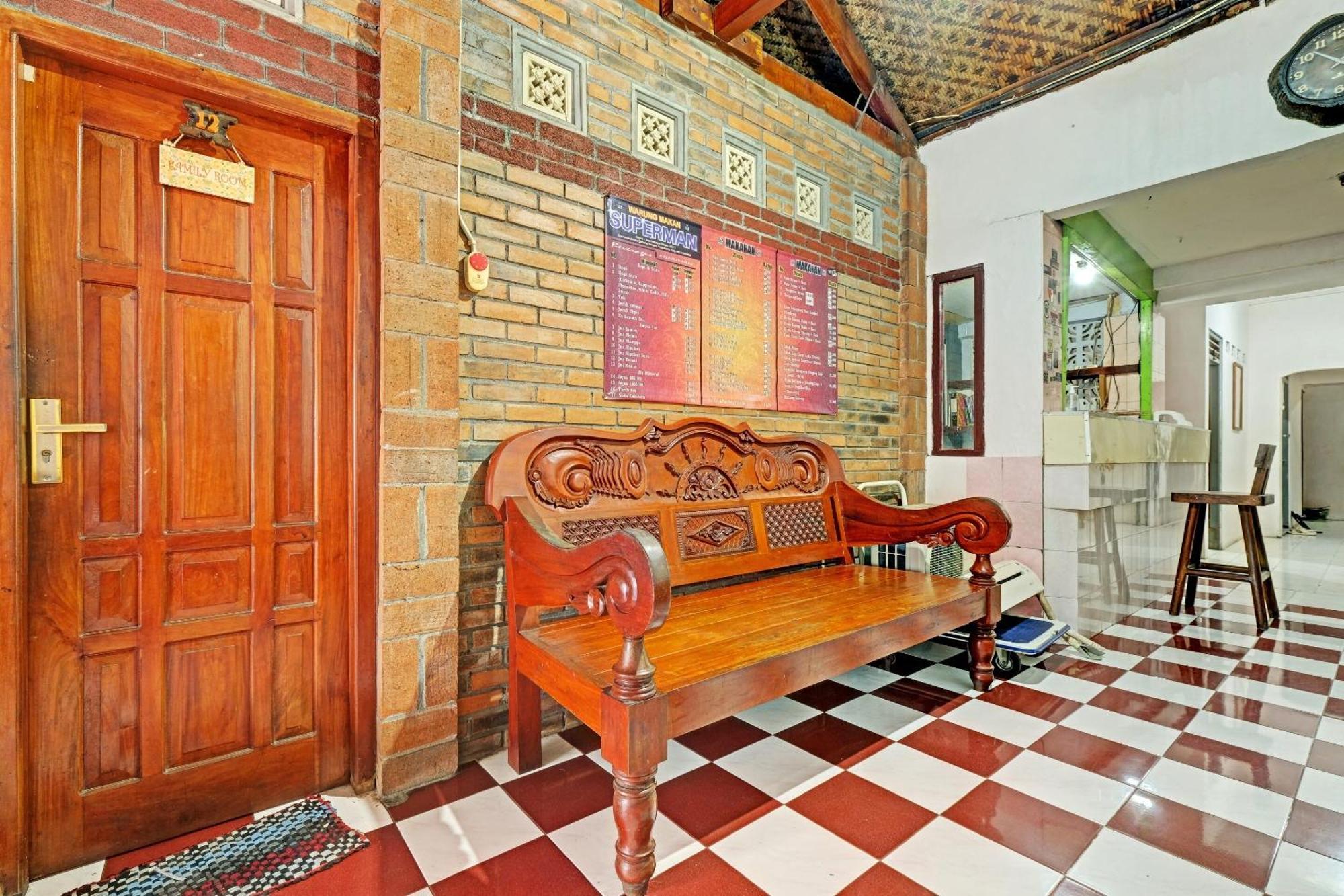 Spot On 91915 Homestay Superman Yogyakarta Exteriér fotografie
