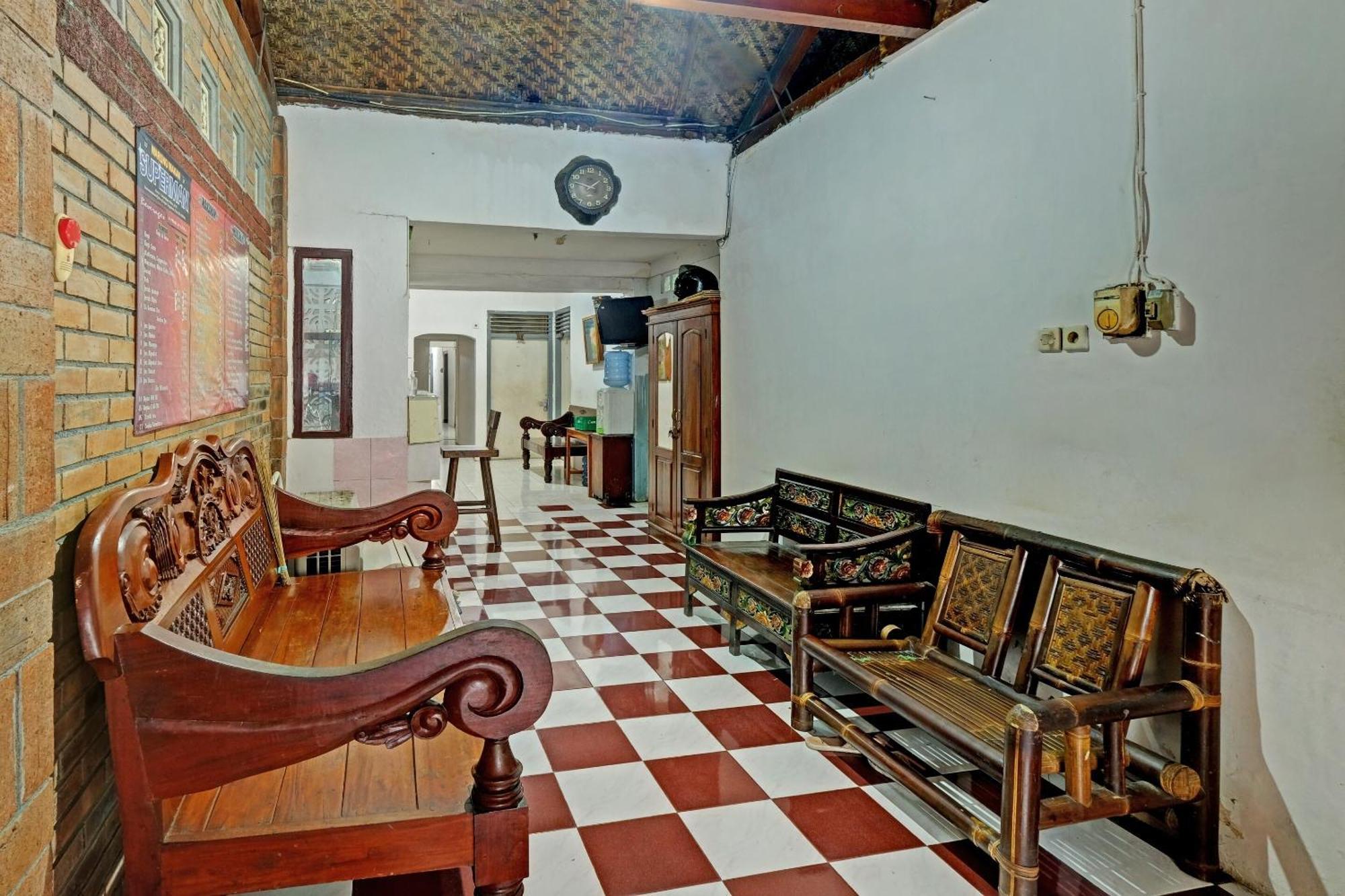 Spot On 91915 Homestay Superman Yogyakarta Exteriér fotografie